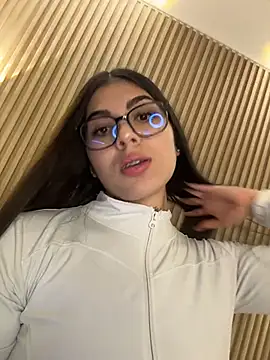 Sarasanders 4 online show from November 12, 2:45 am