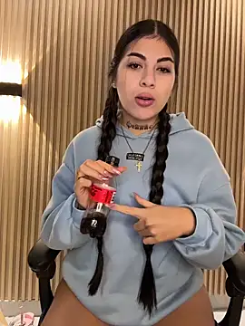 Sarasanders 4 online show from December 3, 5:04 am