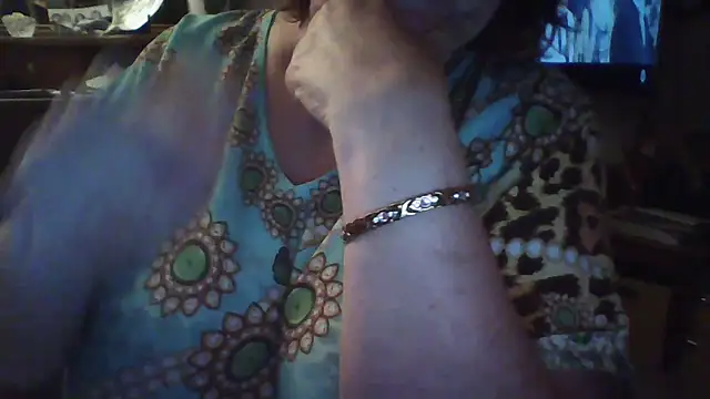 Snapshot of sheerazade chatting on August 4, 8:00 pm sheerazade online show from August 4, 8:00 pm