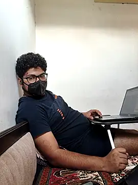 Snapshot of thebrownboi01 chatting on November 29, 6:16 am thebrownboi01 online show from November 29, 6:16 am