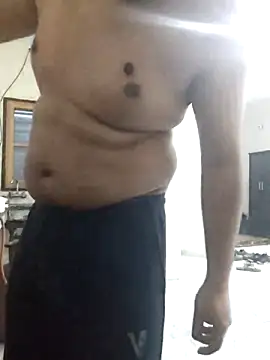 Snapshot of thebrownboi01 chatting on February 18, 1:34 am thebrownboi01 online show from February 18, 1:34 am