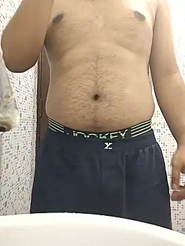 thebrownboi01 online show from June 1, 2:24 am
