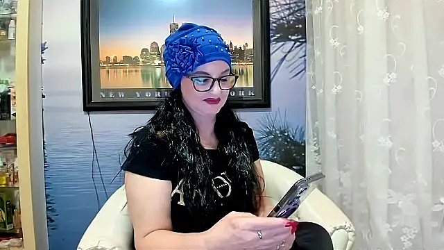 Snapshot of Mature4you44 chatting on February 11, 8:48 am Mature4you44 online show from February 11, 8:48 am