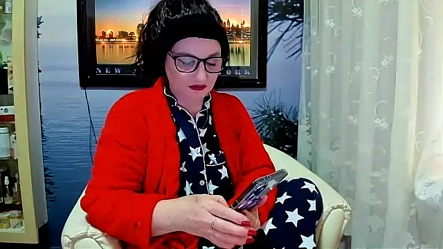 Snapshot of Mature4you44 chatting on February 14, 10:07 am Mature4you44 online show from February 14, 10:07 am