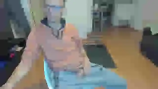 guachin hunk online show from September 16, 4:02 am