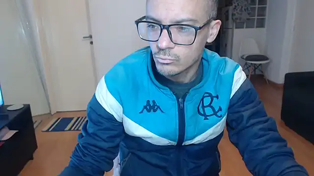 Snapshot of guachin_hunk chatting on May 28, 11:13 pm guachin hunk online show from May 28, 11:13 pm