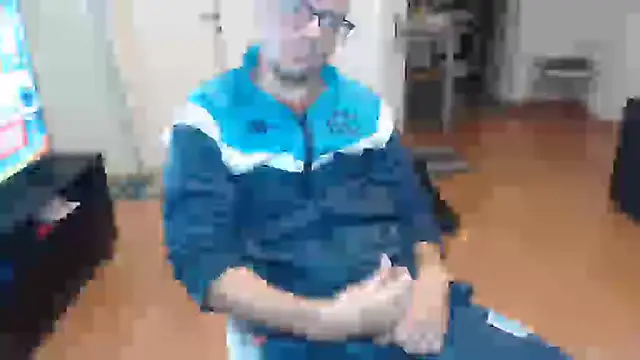 Snapshot of guachin_hunk chatting on June 12, 10:52 pm guachin hunk online show from June 12, 10:52 pm