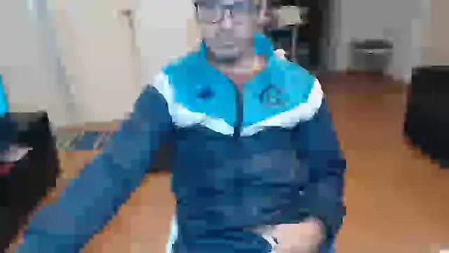 Snapshot of guachin_hunk chatting on June 15, 9:50 pm guachin hunk online show from June 15, 9:50 pm