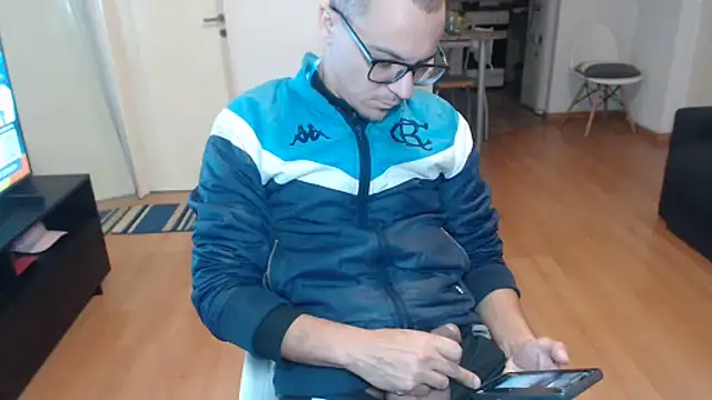 Snapshot of guachin_hunk chatting on June 19, 11:08 pm guachin hunk online show from June 19, 11:08 pm