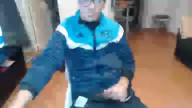 Snapshot of guachin_hunk chatting on June 23, 11:25 pm guachin hunk online show from June 23, 11:25 pm