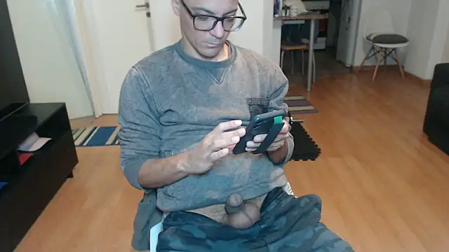 Snapshot of guachin_hunk chatting on June 25, 5:07 am guachin hunk online show from June 25, 5:07 am