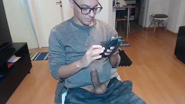 Snapshot of guachin_hunk chatting on June 25, 5:12 am guachin hunk online show from June 25, 5:12 am