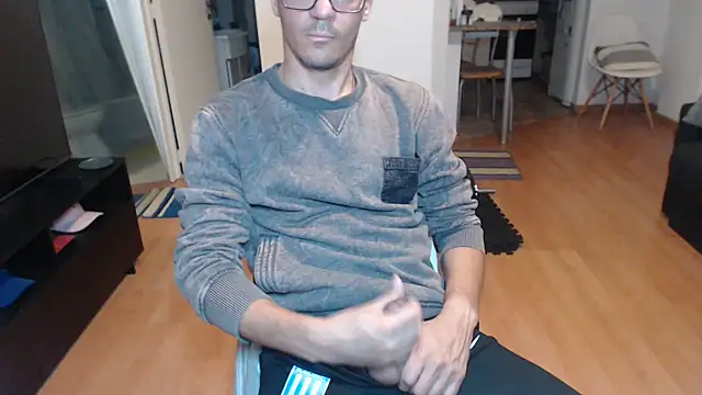 Snapshot of guachin_hunk chatting on June 29, 5:57 am guachin hunk online show from June 29, 5:57 am