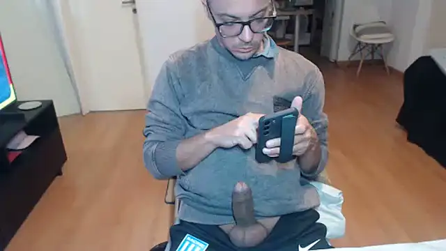 Snapshot of guachin_hunk chatting on July 9, 10:14 pm guachin hunk online show from July 9, 10:14 pm