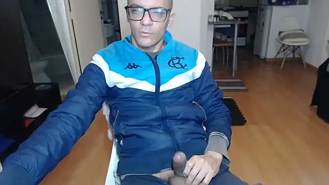 Snapshot of guachin_hunk chatting on July 20, 10:56 pm guachin hunk online show from July 20, 10:56 pm