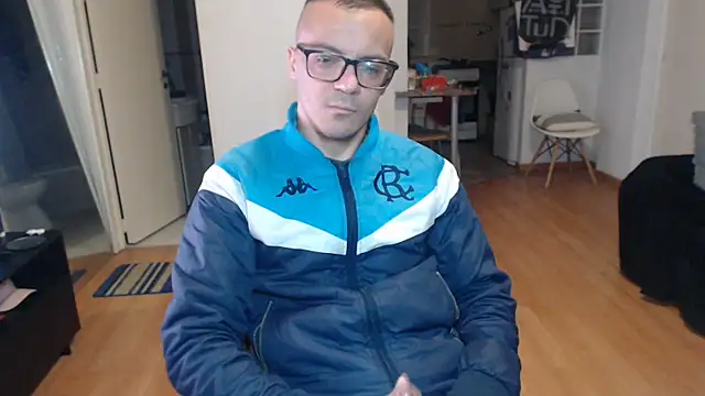 Snapshot of guachin_hunk chatting on July 24, 10:30 pm guachin hunk online show from July 24, 10:30 pm