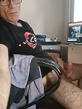 Snapshot of sergeysas chatting on June 23, 8:12 am sergeysas online show from June 23, 8:12 am