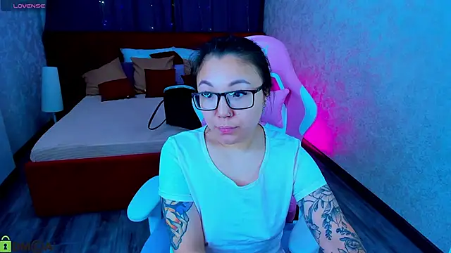 Snapshot of gentle_muse chatting on October 2, 9:33 pm gentle muse online show from October 2, 9:33 pm