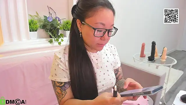 Snapshot of gentle_muse chatting on June 11, 12:43 am gentle muse online show from June 11, 12:43 am