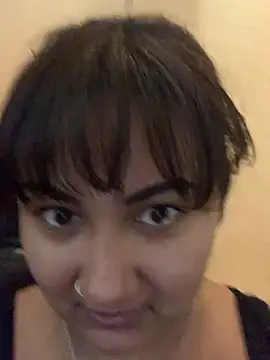 Snapshot of Madsion23 chatting on February 7, 9:37 am Madsion23 online show from February 7, 9:37 am