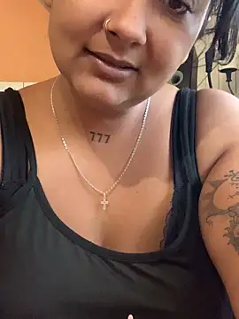 Snapshot of Madsion23 chatting on October 6, 6:44 am Madsion23 online show from October 6, 6:44 am