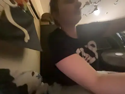 Snowbunnycake 131 online show from February 4, 1:39 pm