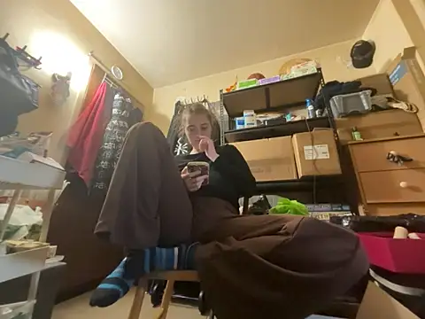 Snapshot of Snowbunnycake_131 chatting on May 26, 11:34 pm Snowbunnycake 131 online show from May 26, 11:34 pm