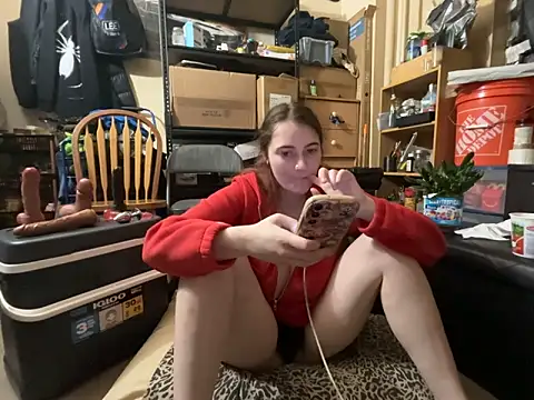 Snapshot of Snowbunnycake_131 chatting on May 31, 3:47 am Snowbunnycake 131 online show from May 31, 3:47 am