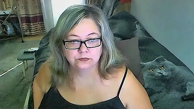 Snapshot of sex2 chatting on September 24, 1:20 am sex2 online show from September 24, 1:20 am