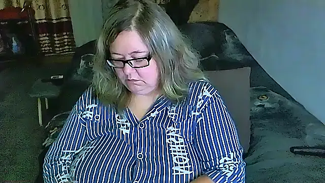 Snapshot of sex2 chatting on November 6, 10:10 pm sex2 online show from November 6, 10:10 pm