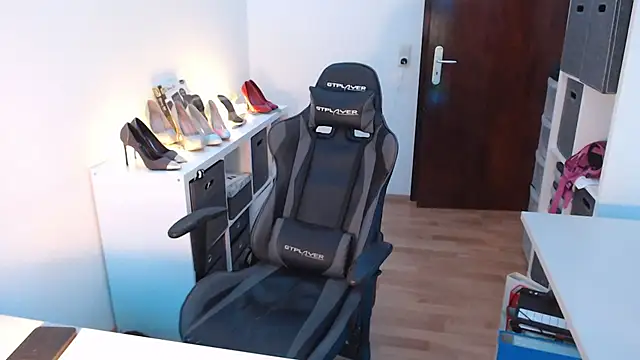 Snapshot of GeilesLuder75 chatting on March 13, 6:23 pm GeilesLuder75 online show from March 13, 6:23 pm