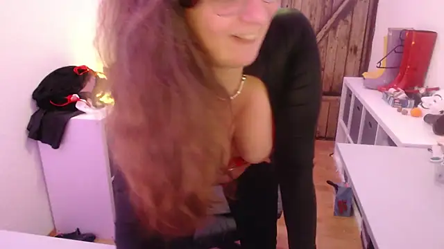 Snapshot of GeilesLuder75 chatting on December 15, 5:17 pm GeilesLuder75 online show from December 15, 5:17 pm