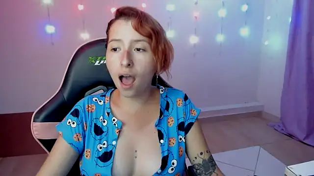 Snapshot of Ginger_Sweetty chatting on January 12, 1:32 am Ginger Sweetty online show from January 12, 1:32 am