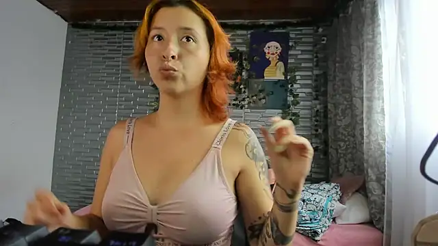 Snapshot of Ginger_Sweetty chatting on October 27, 6:23 pm Ginger Sweetty online show from October 27, 6:23 pm