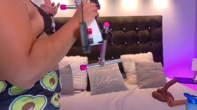 Snapshot of ValenScott1 chatting on February 13, 5:01 pm ValenScott1 online show from February 13, 5:01 pm