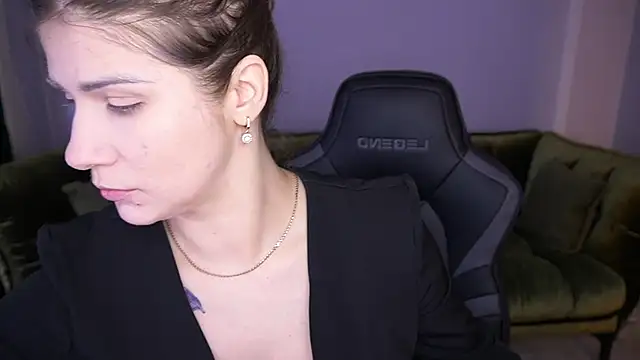 CassandraGood online show from November 26, 7:31 am