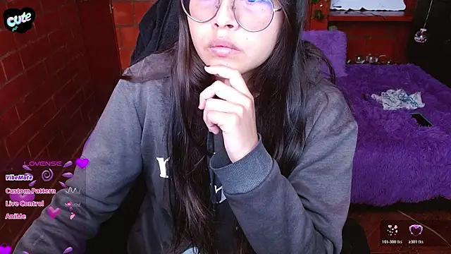 Snapshot of MidoriQuiinn chatting on February 12, 2:23 pm MidoriQuiinn online show from February 12, 2:23 pm