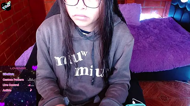 Snapshot of MidoriQuiinn chatting on March 13, 2:56 pm MidoriQuiinn online show from March 13, 2:56 pm