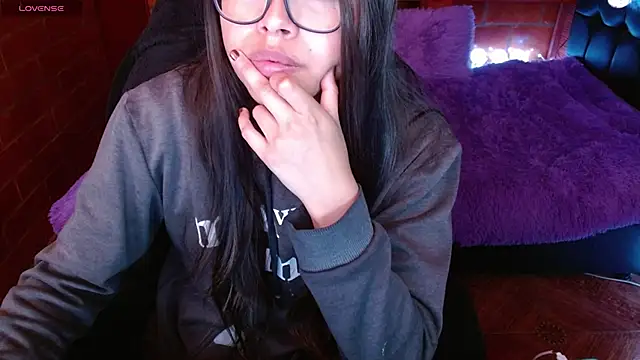 Snapshot of MidoriQuiinn chatting on March 14, 2:11 pm MidoriQuiinn online show from March 14, 2:11 pm