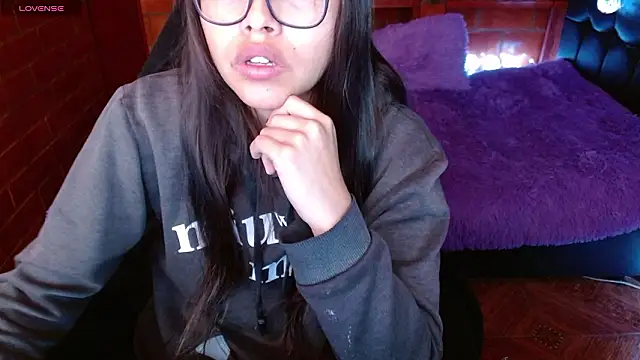 Snapshot of MidoriQuiinn chatting on March 16, 2:43 pm MidoriQuiinn online show from March 16, 2:43 pm