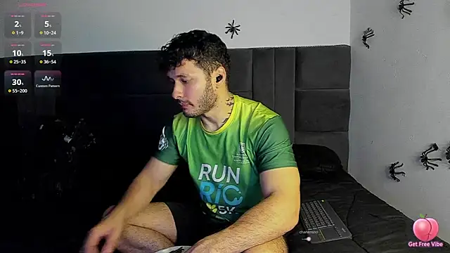 Snapshot of alejandro__2 chatting on November 5, 5:35 pm alejandro 2 online show from November 5, 5:35 pm