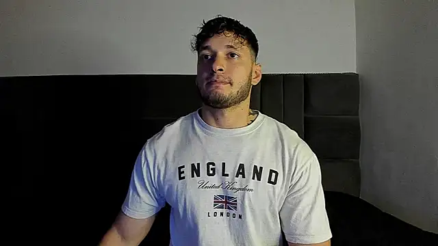 Snapshot of alejandro__2 chatting on November 12, 8:08 pm alejandro 2 online show from November 12, 8:08 pm