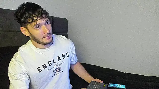 Snapshot of alejandro__2 chatting on December 3, 8:29 pm alejandro 2 online show from December 3, 8:29 pm