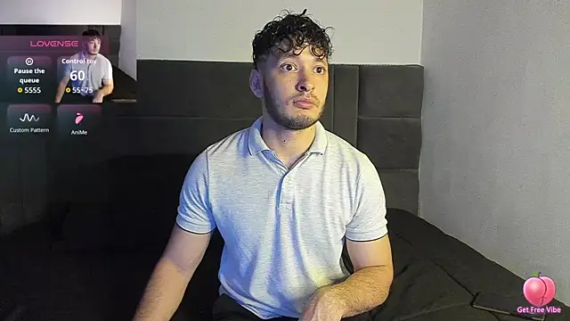 Snapshot of alejandro__2 chatting on January 7, 7:05 pm alejandro 2 online show from January 7, 7:05 pm