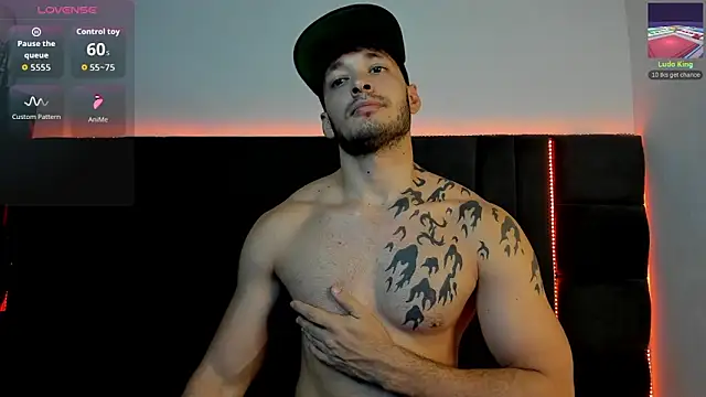 Snapshot of alejandro__2 chatting on February 5, 9:58 am alejandro 2 online show from February 5, 9:58 am