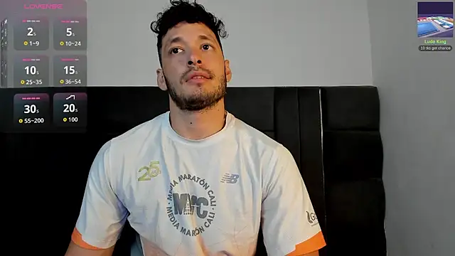 Snapshot of alejandro__2 chatting on February 8, 6:00 pm alejandro 2 online show from February 8, 6:00 pm