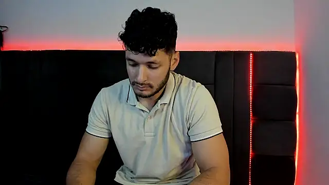 Snapshot of alejandro__2 chatting on February 11, 6:02 pm alejandro 2 online show from February 11, 6:02 pm