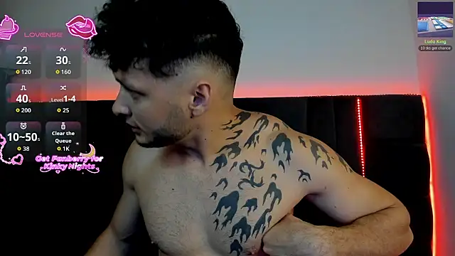 Snapshot of alejandro__2 chatting on February 12, 4:02 pm alejandro 2 online show from February 12, 4:02 pm