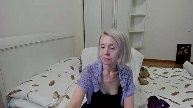 aminalive online show from October 4, 6:28 pm