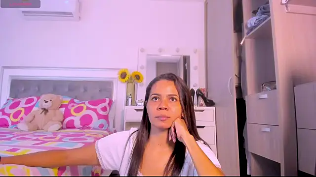 Snapshot of sharonDulce chatting on May 1, 4:28 am sharonDulce online show from May 1, 4:28 am
